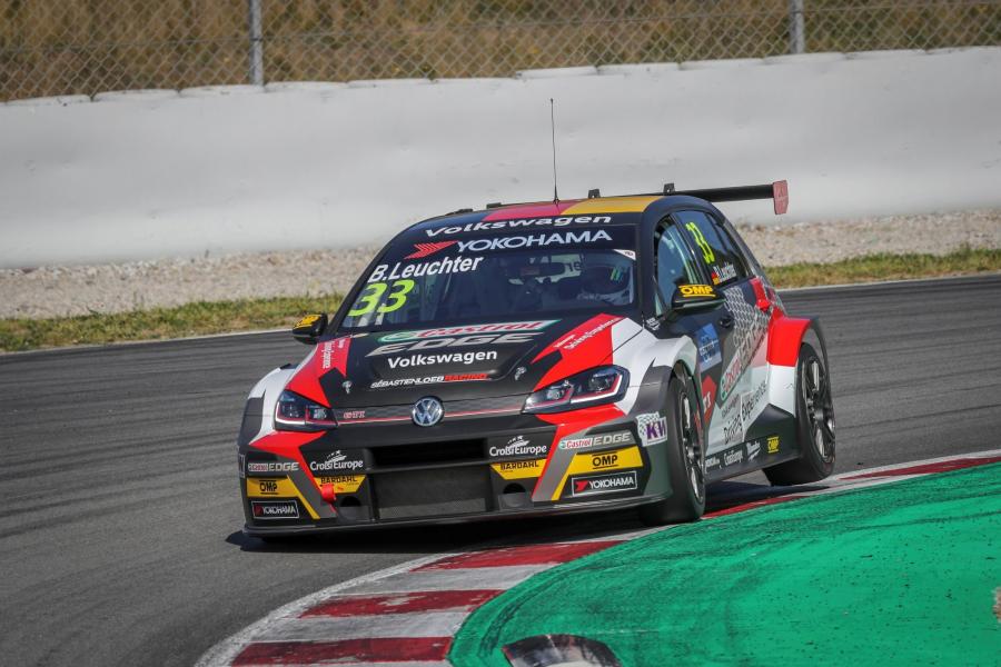  Volkswagen Golf GTI TCR (Typ 5G) 2018 года  (фото 32 из 39)